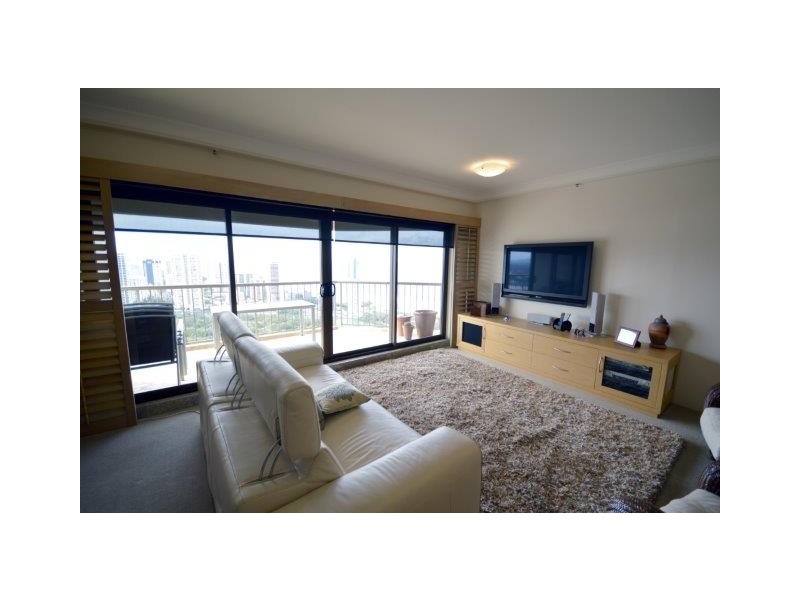 176/2 Admiralty Drive, Paradise Waters QLD 4217