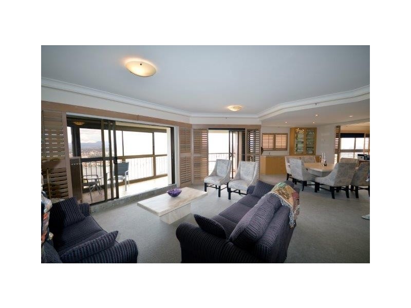176/2 Admiralty Drive, Paradise Waters QLD 4217