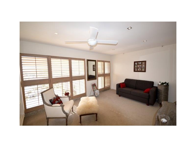 176/2 Admiralty Drive, Paradise Waters QLD 4217
