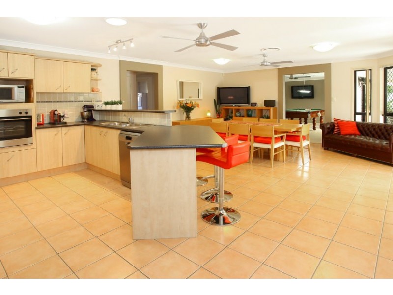 1 Lillywood Circuit, Molendinar QLD 4214