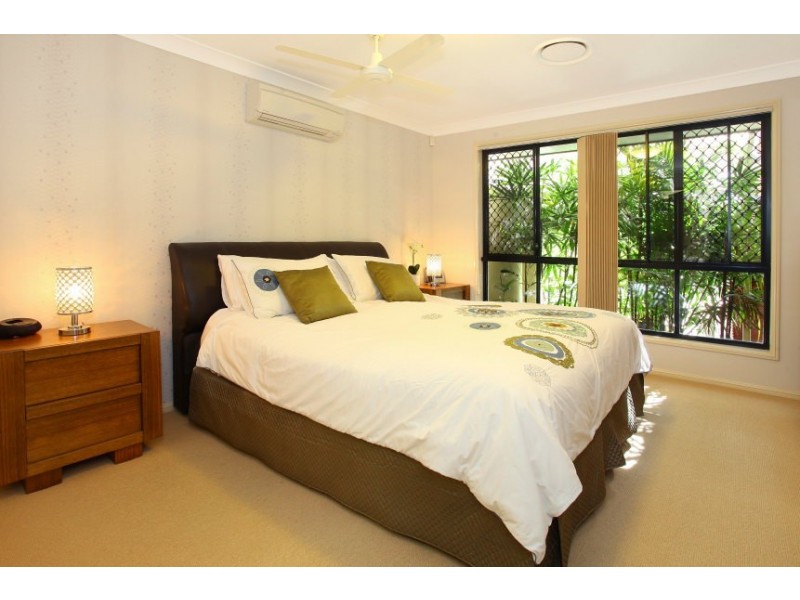 1 Lillywood Circuit, Molendinar QLD 4214