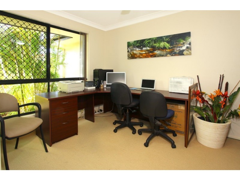 1 Lillywood Circuit, Molendinar QLD 4214