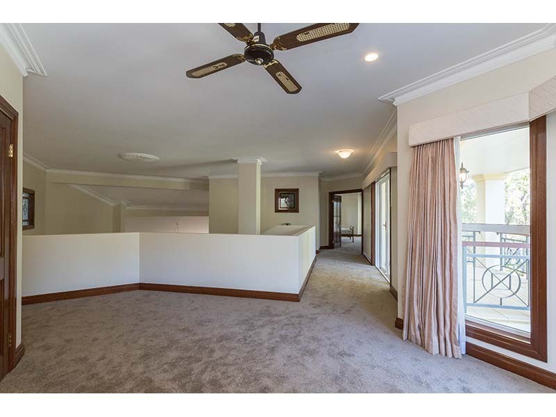 44 Hillview Parade, Ashmore QLD 4214