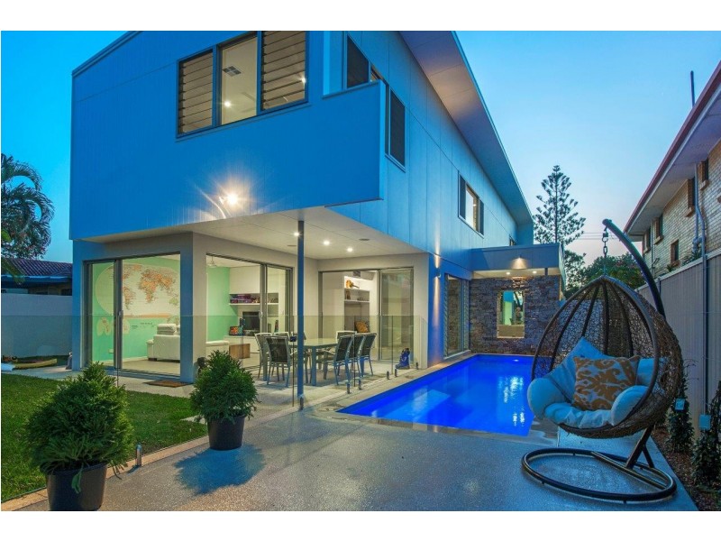 22 Verona Avenue, Isle Of Capri QLD 4217