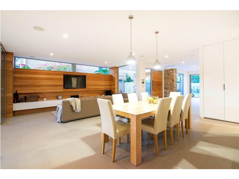 22 Verona Avenue, Isle Of Capri QLD 4217