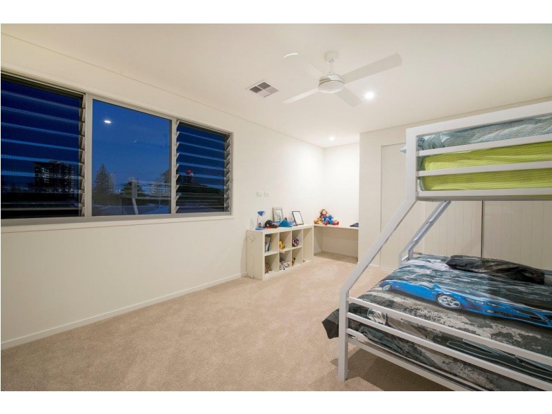 22 Verona Avenue, Isle Of Capri QLD 4217