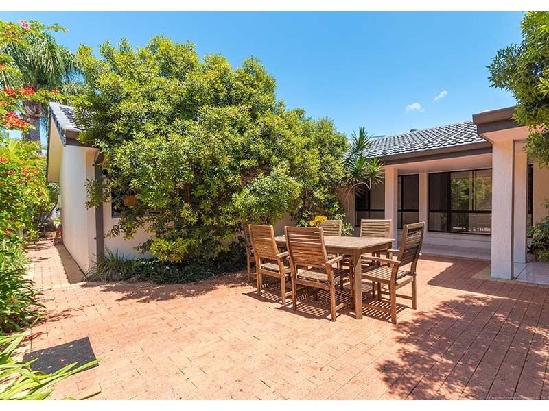 3 Saywell Street, Sorrento QLD 4217