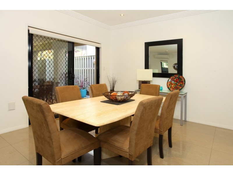 10 Meron Street, Southport QLD 4215