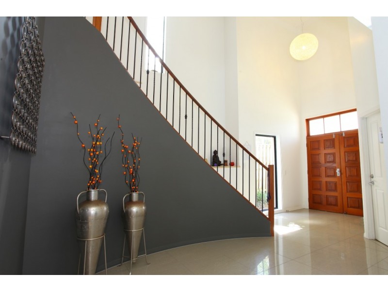 10 Meron Street, Southport QLD 4215