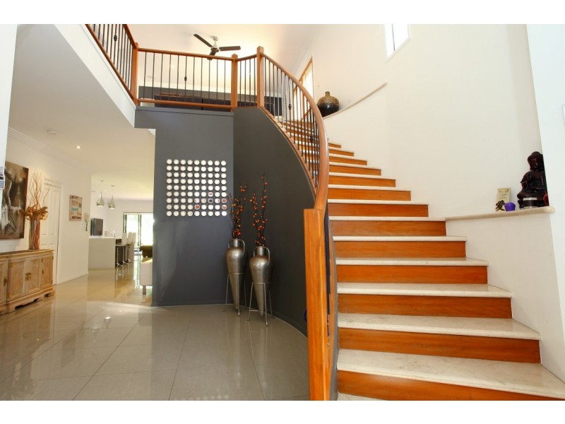 10 Meron Street, Southport QLD 4215