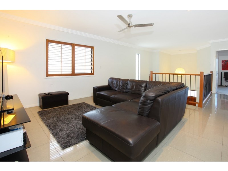 10 Meron Street, Southport QLD 4215