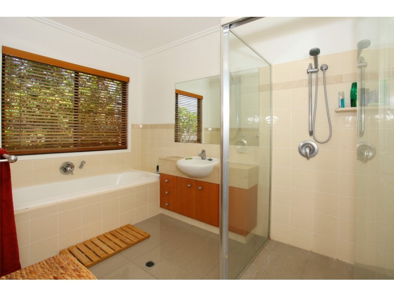 10 Meron Street, Southport QLD 4215