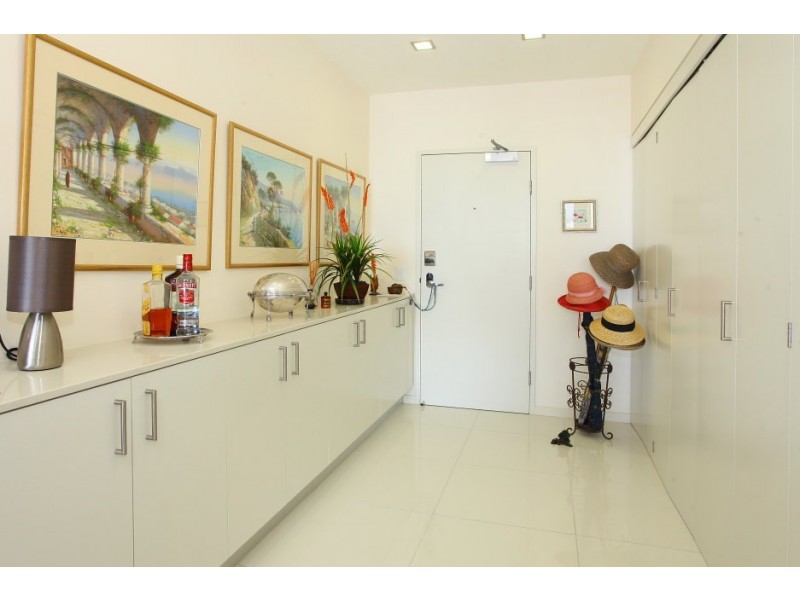 1006/34 ‘Victoria Towers’ Scarborough Street, Southport QLD 4215