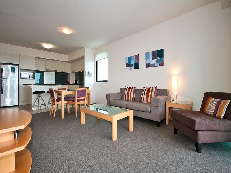 702/2685 ‘Broadbeach On The Park’ Gold Coast Hwy, Broadbeach QLD 4218