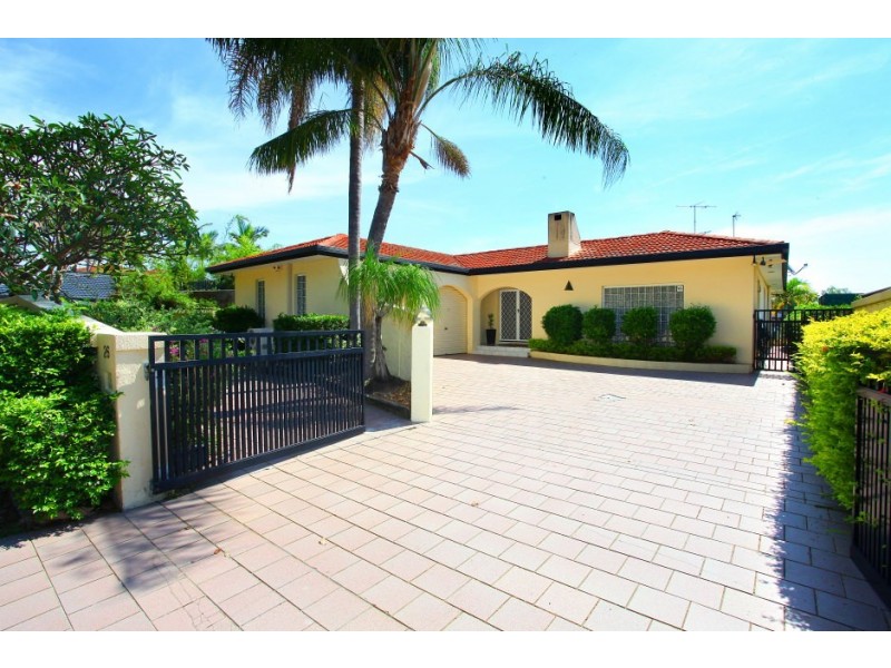 26 Coolong Crescent, Carrara QLD 4211