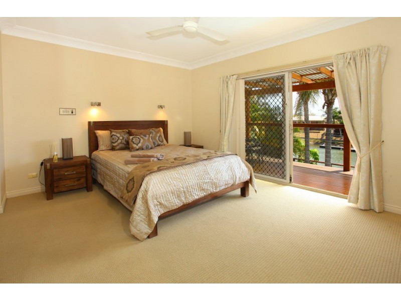 26 Coolong Crescent, Carrara QLD 4211