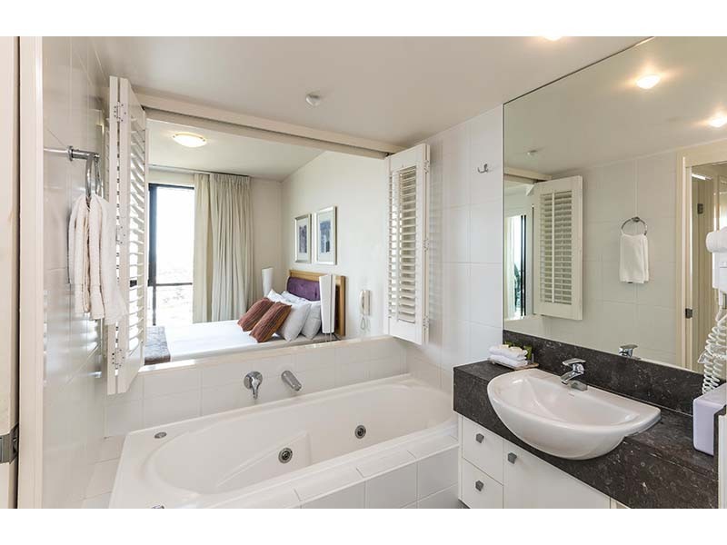 1702 ‘Broadbeach On The Park’ 2685 GC Hwy, Broadbeach QLD 4218