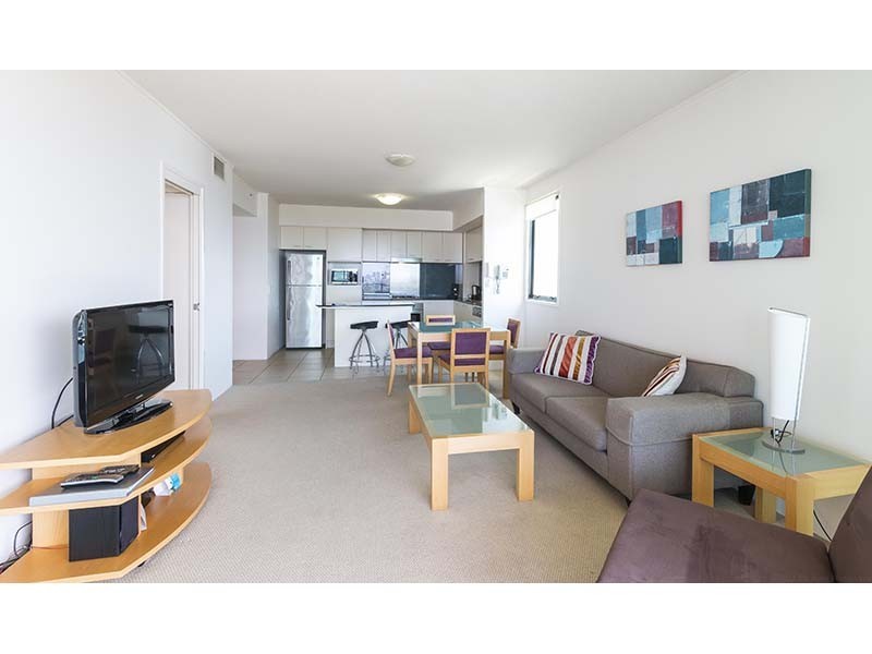 1702 ‘Broadbeach On The Park’ 2685 GC Hwy, Broadbeach QLD 4218