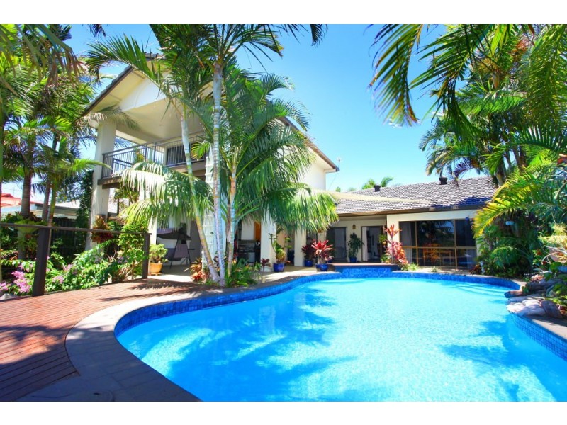 9 Lothian Avenue, Sorrento QLD 4217