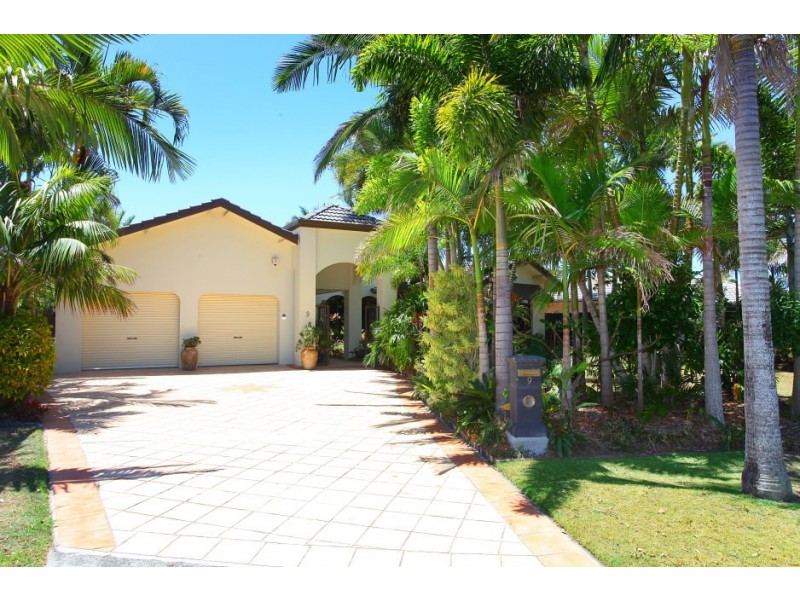 9 Lothian Avenue, Sorrento QLD 4217