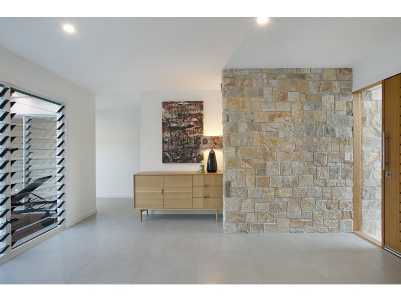 135 Campbell Street, Sorrento QLD 4217