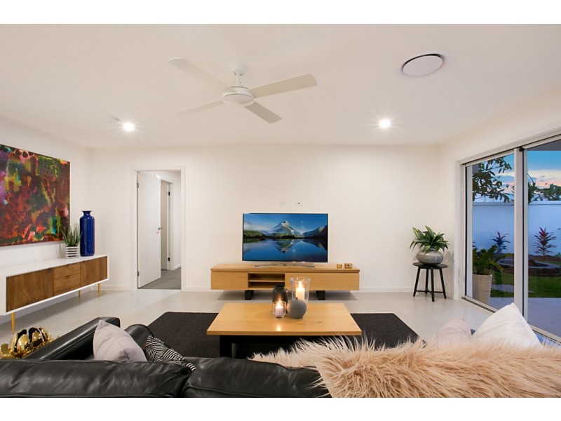 135 Campbell Street, Sorrento QLD 4217