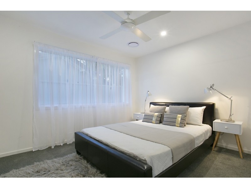 135 Campbell Street, Sorrento QLD 4217