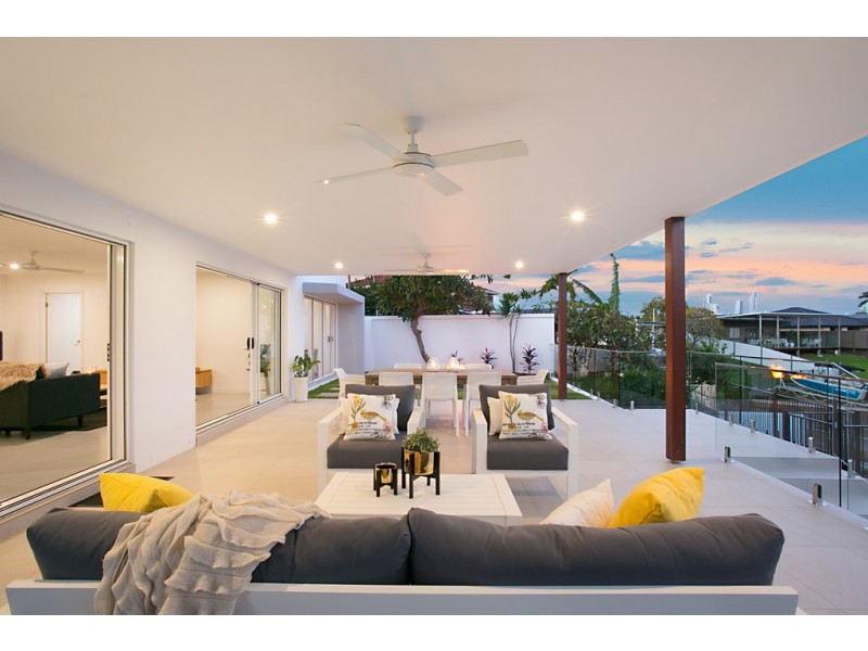 135 Campbell Street, Sorrento QLD 4217