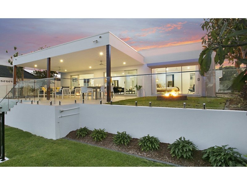 135 Campbell Street, Sorrento QLD 4217