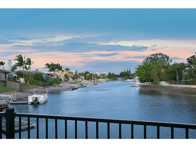 135 Campbell Street, Sorrento QLD 4217