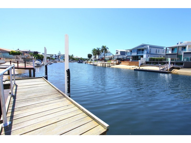 71 Gibraltar Drive, Isle Of Capri QLD 4217