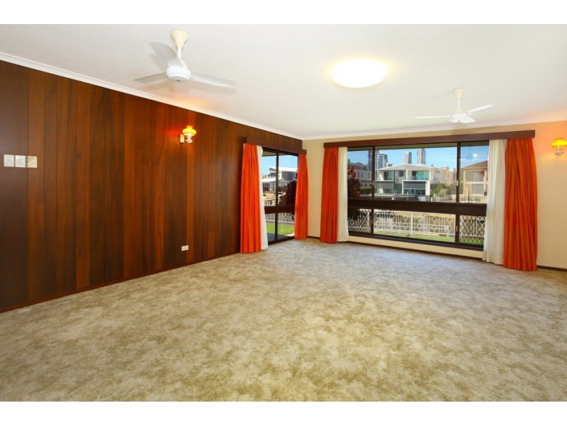 71 Gibraltar Drive, Isle Of Capri QLD 4217