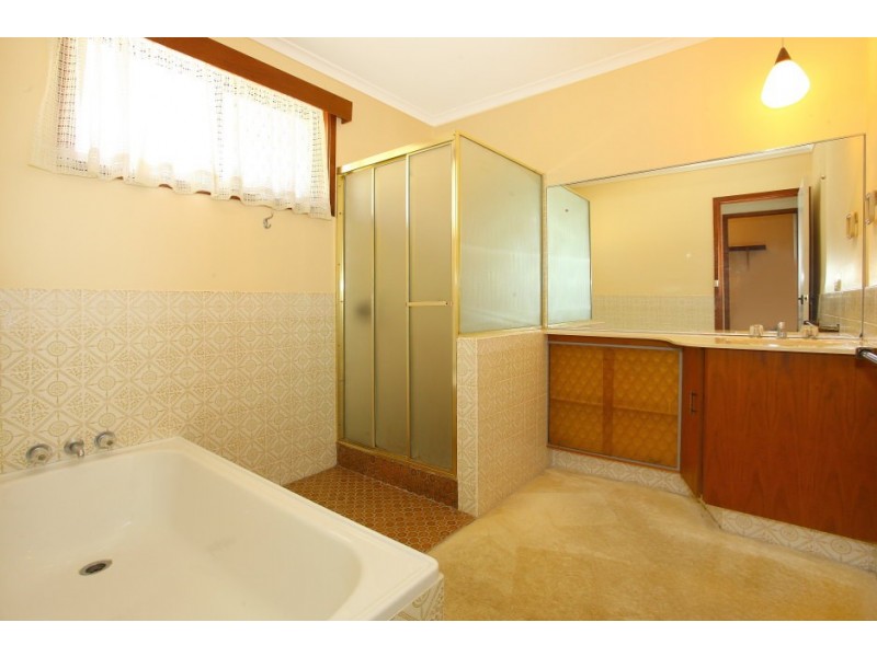 71 Gibraltar Drive, Isle Of Capri QLD 4217