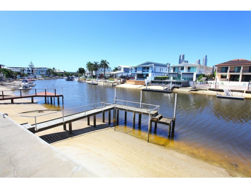 71 Gibraltar Drive, Isle Of Capri QLD 4217