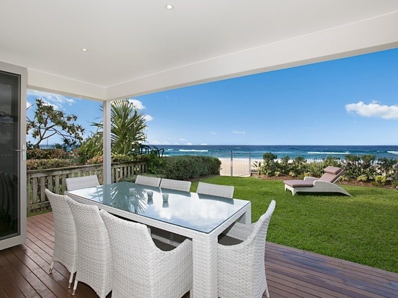 67 Jefferson Lane, Palm Beach QLD 4221