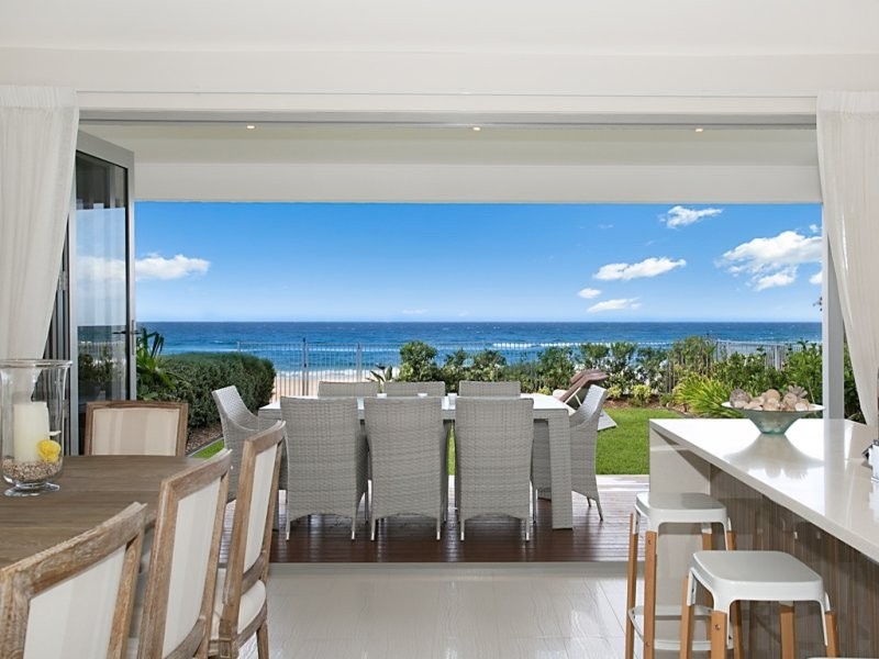 67 Jefferson Lane, Palm Beach QLD 4221