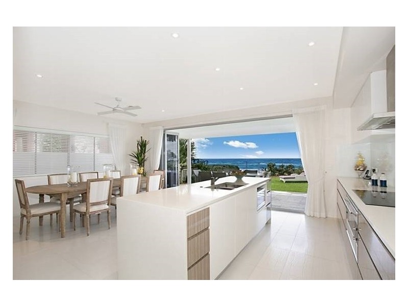 67 Jefferson Lane, Palm Beach QLD 4221