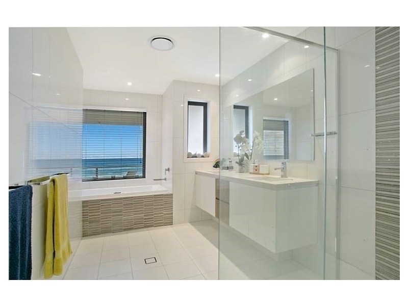 67 Jefferson Lane, Palm Beach QLD 4221