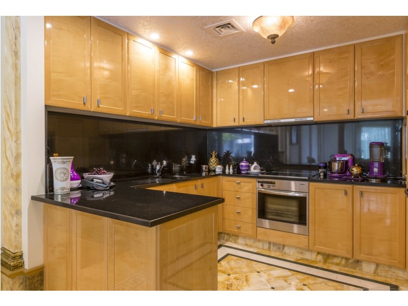 Condo ‘Palazzo Versace’ 94 Seaworld Drive, Main Beach QLD 4217