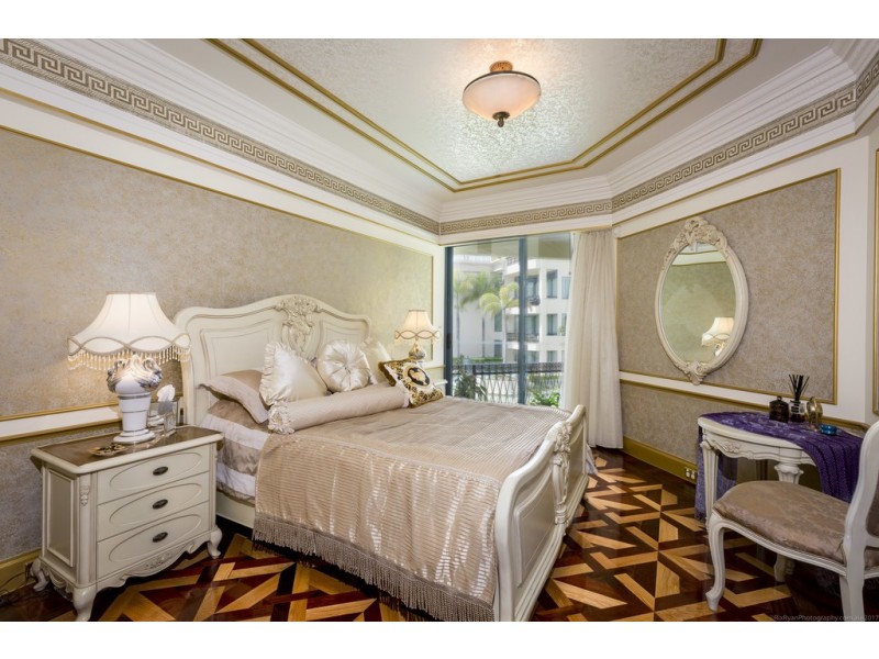 Condo ‘Palazzo Versace’ 94 Seaworld Drive, Main Beach QLD 4217
