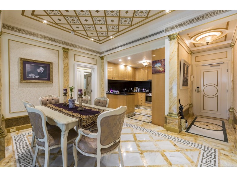 Condo ‘Palazzo Versace’ 94 Seaworld Drive, Main Beach QLD 4217