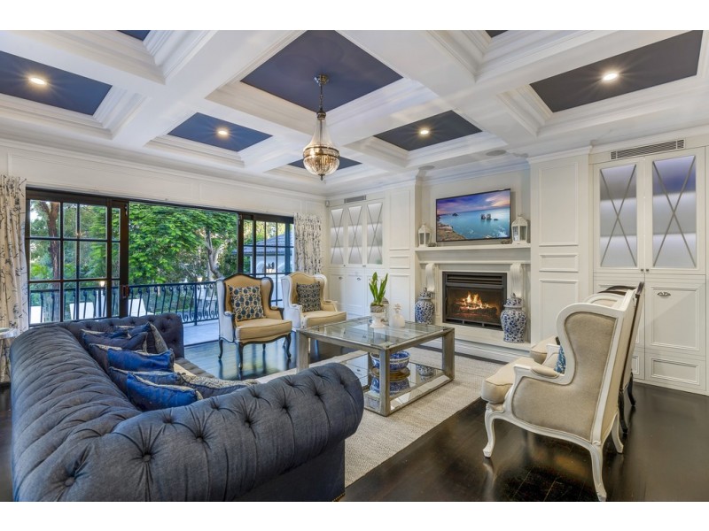 2 Charlton Street, Southport QLD 4215