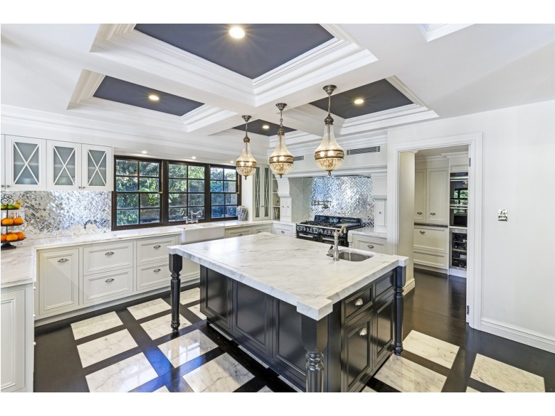 2 Charlton Street, Southport QLD 4215