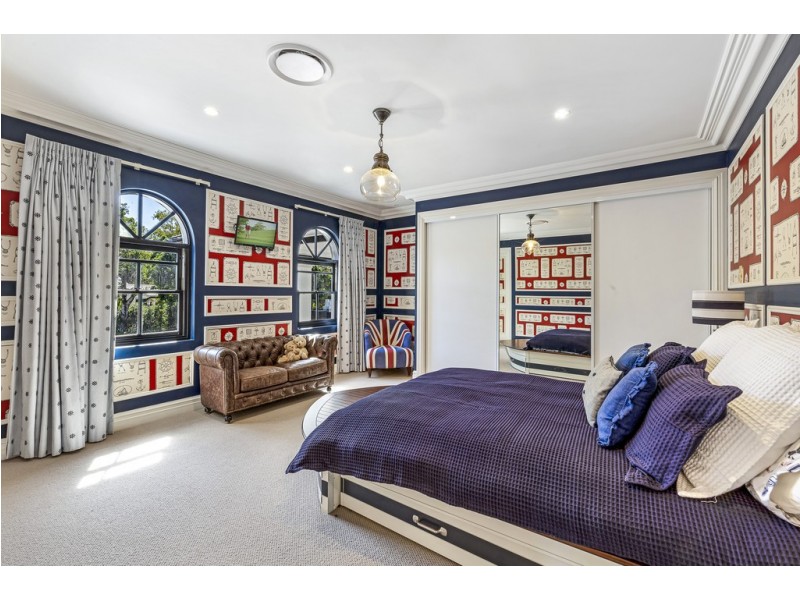 2 Charlton Street, Southport QLD 4215