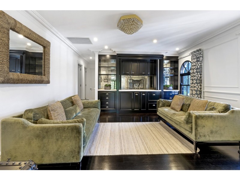 2 Charlton Street, Southport QLD 4215