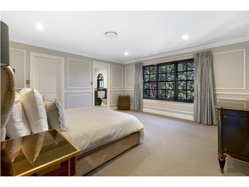 2 Charlton Street, Southport QLD 4215