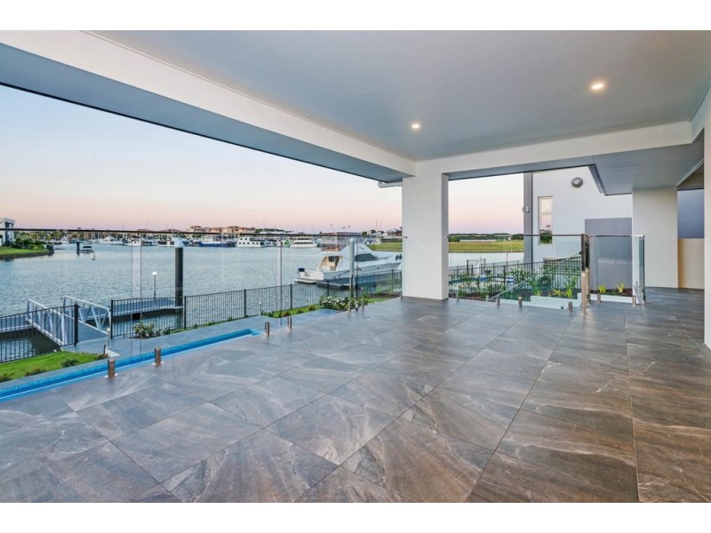 2211 Taromeo Court, Hope Island QLD 4212