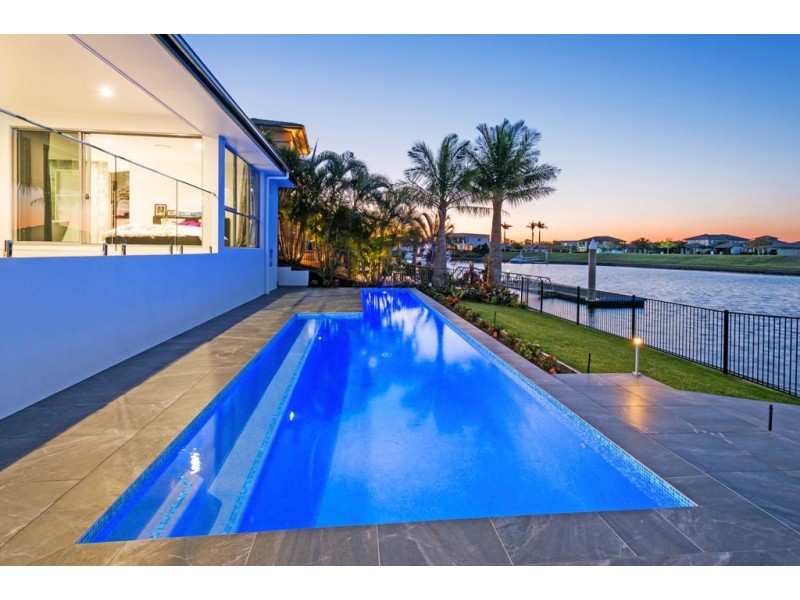2211 Taromeo Court, Hope Island QLD 4212