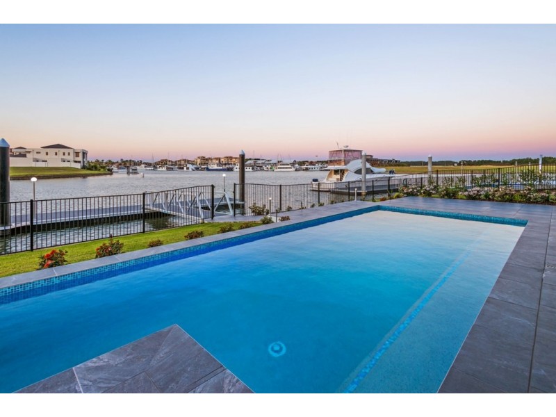 2211 Taromeo Court, Hope Island QLD 4212