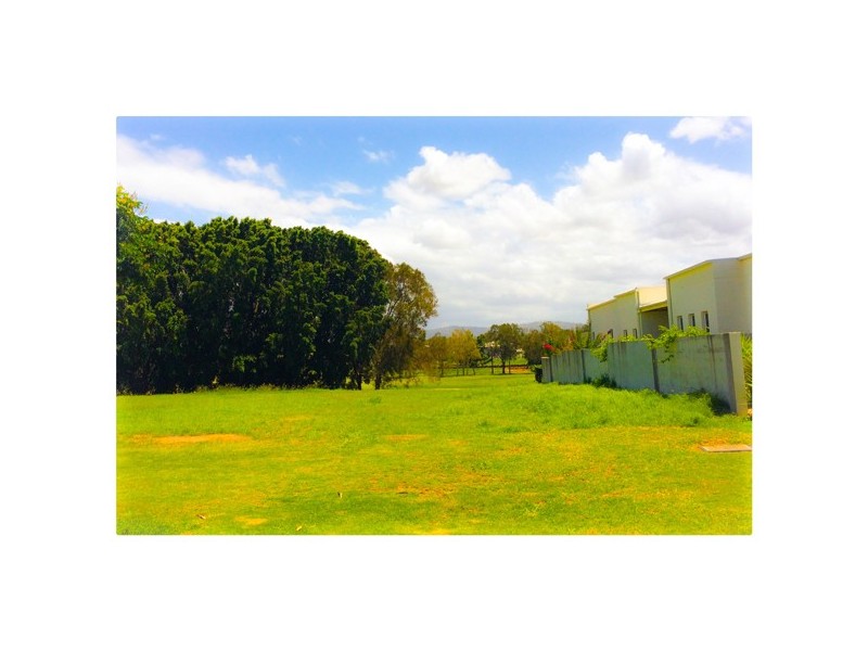 2011 The Boulevarde, Benowa QLD 4217